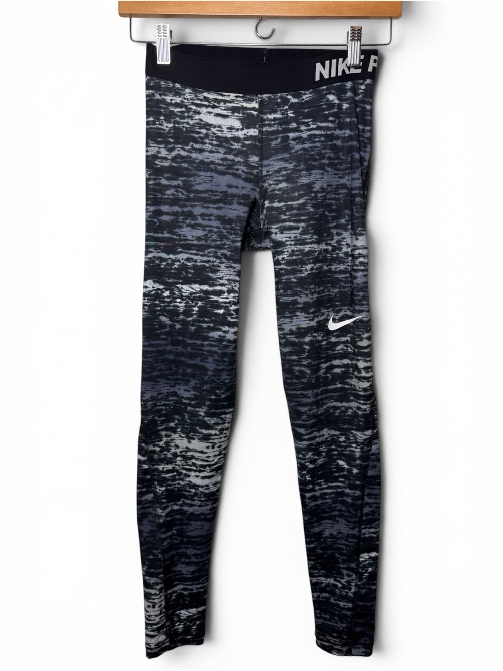 Nike Pro Warm Dri-FIT Leggings Black Gray Print NWT Women’s Small